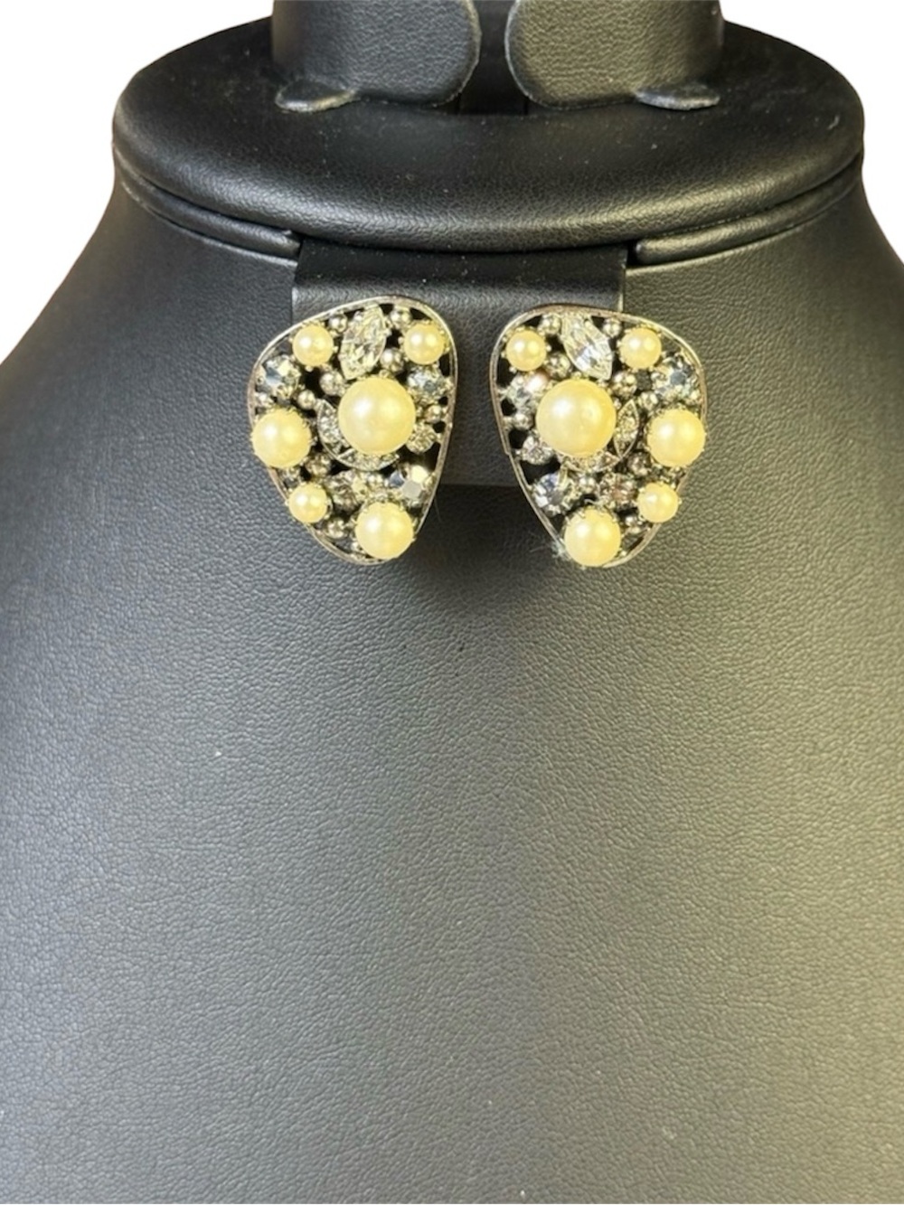 166.‎ Chic Pearl and Crystal Cluster Earrings